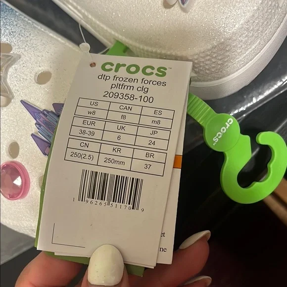 BNWT CROCS Frozen Platform Clogs Women Size 8 - Picture 10 of 11